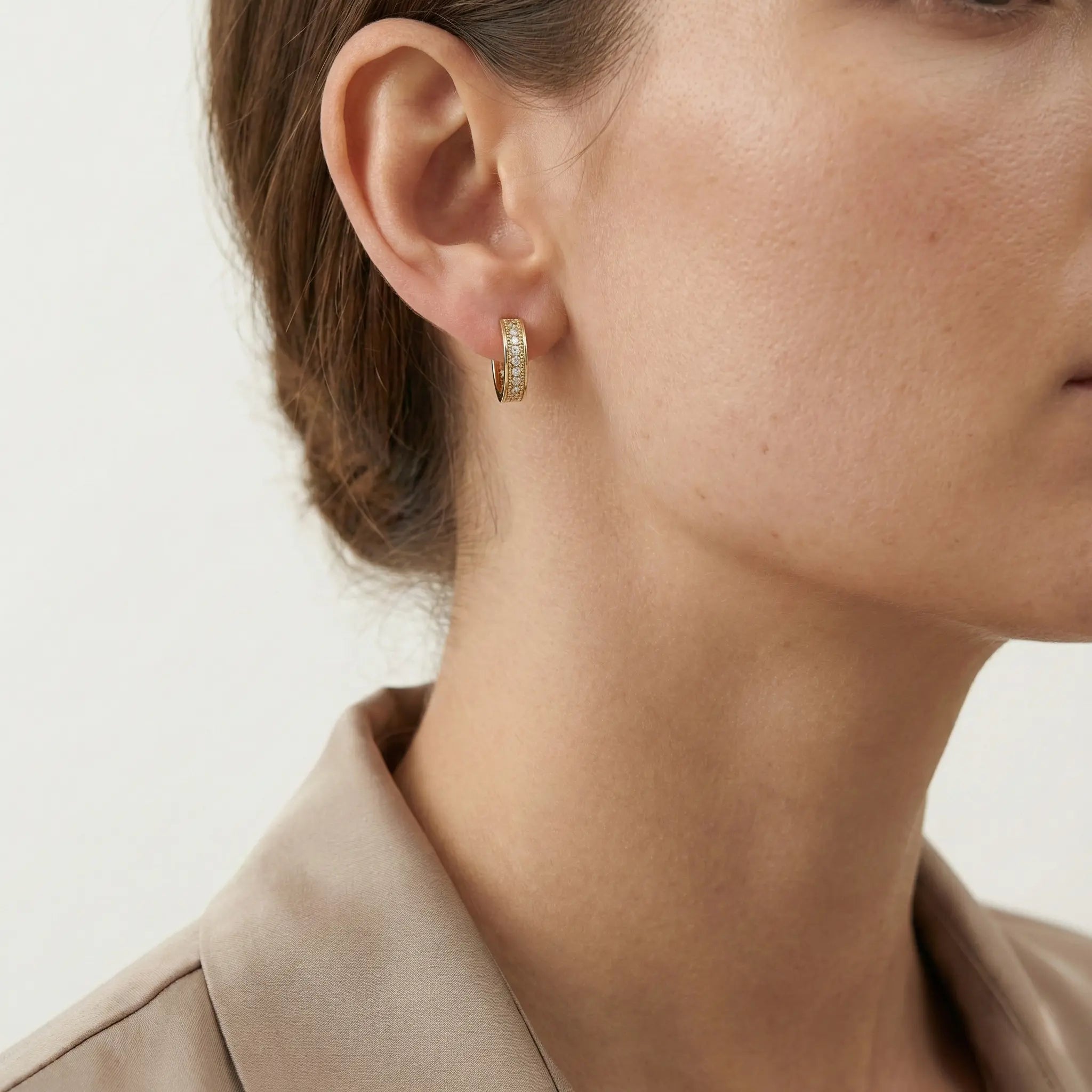 Aurélion Pavé – 375 Echtgold Creolen mit Zirkonia Pavé - Suzan GoldOhrringe