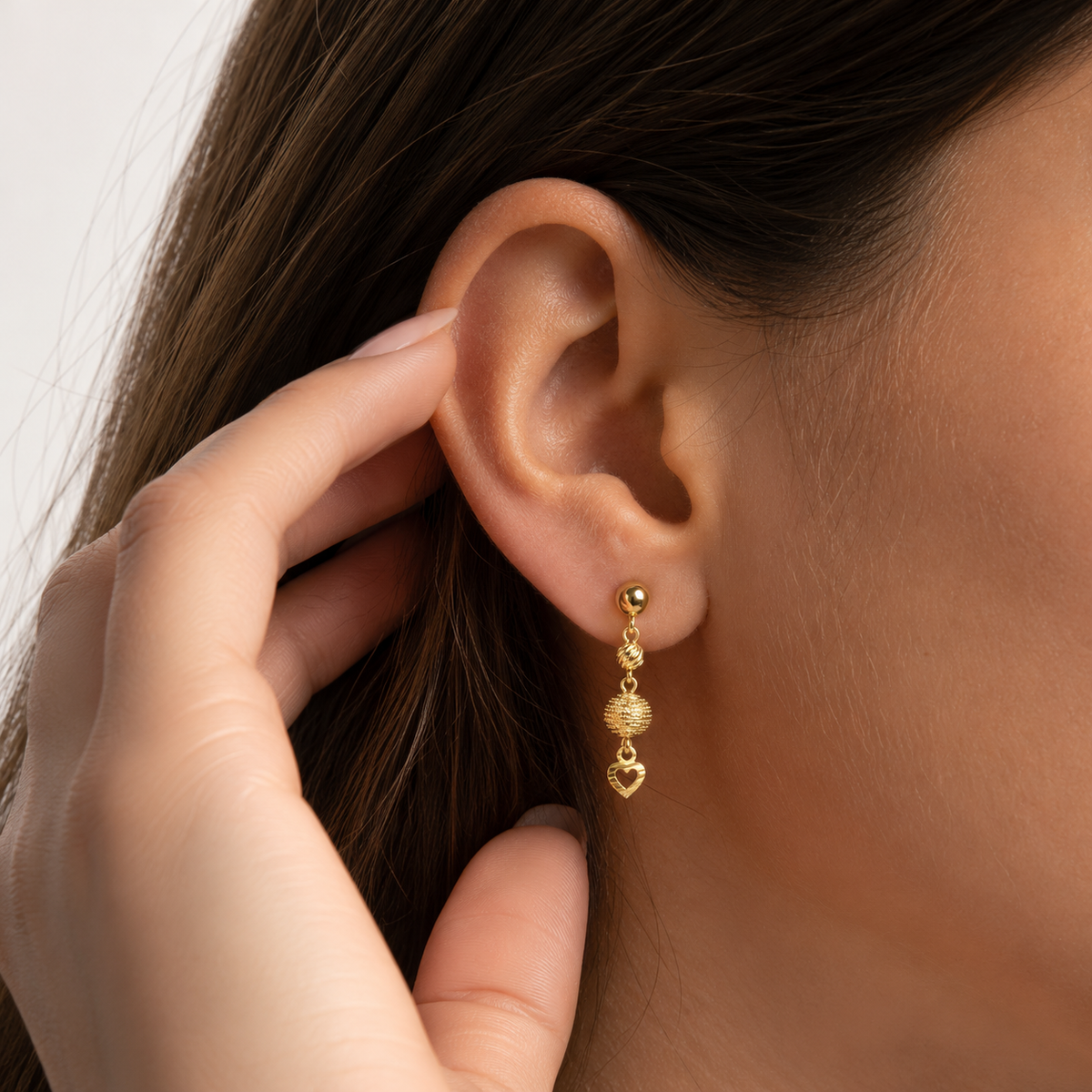 Heart Beads – Ohrhänger mit Gold-Kugeln und Herz aus 875 Gold