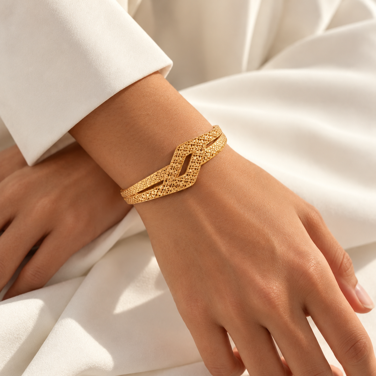 Rhombus Bangle – Filigraner Armreif mit Rauten-Design aus 750 Gold