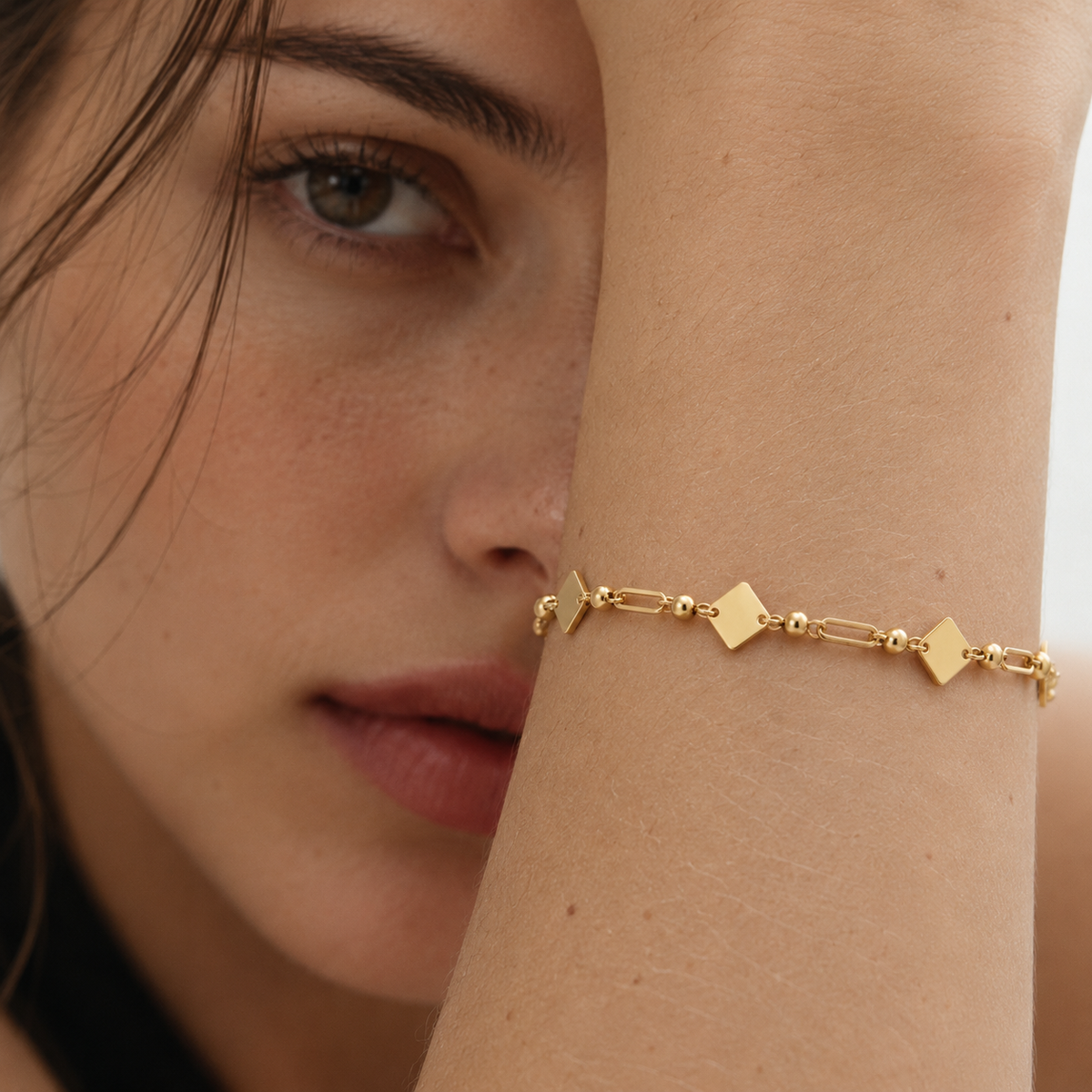 Diamond Shape Link – Gliederarmband mit Rauten-Plättchen aus 585 Gold