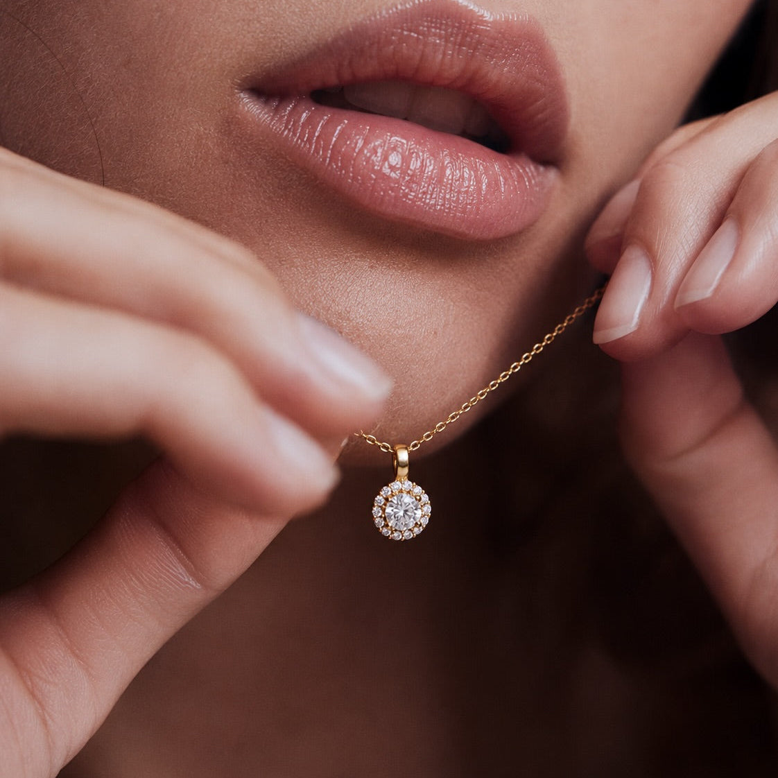 Cocktail Kette 375 Echtgold – Funkelnde Zirkonia Halskette