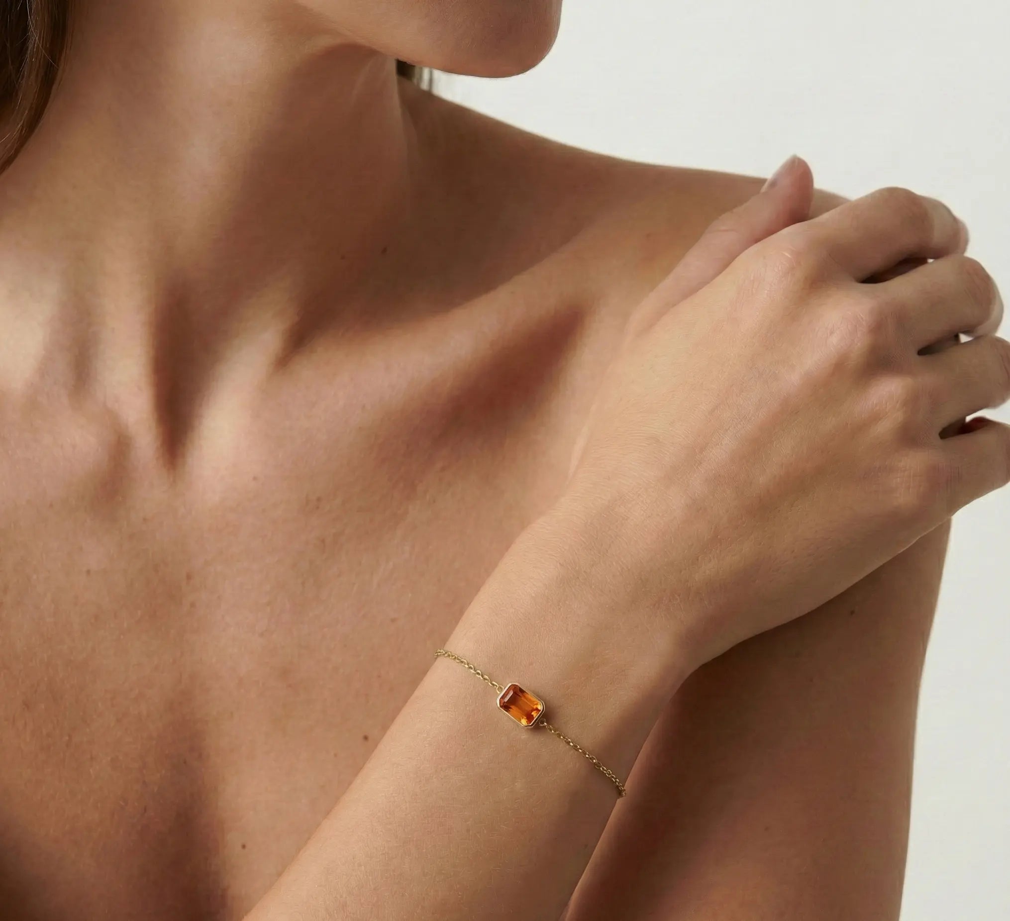 Aurielle Spark – 375 Echtgold Armband mit rechteckigem Zirkonia Anhänger - Suzan GoldArmbänder